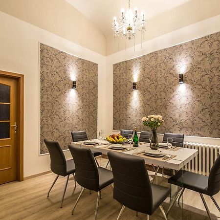 4Bdr Historical Spirit Apt By Ruterra Прага Екстериор снимка