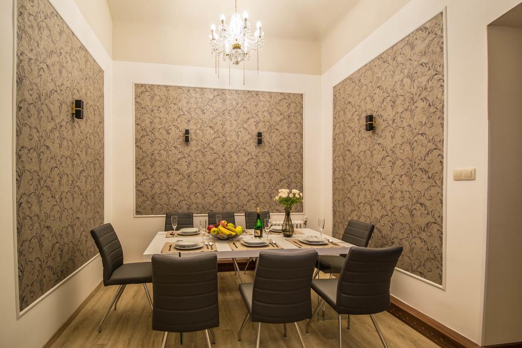 4Bdr Historical Spirit Apt By Ruterra Прага Екстериор снимка