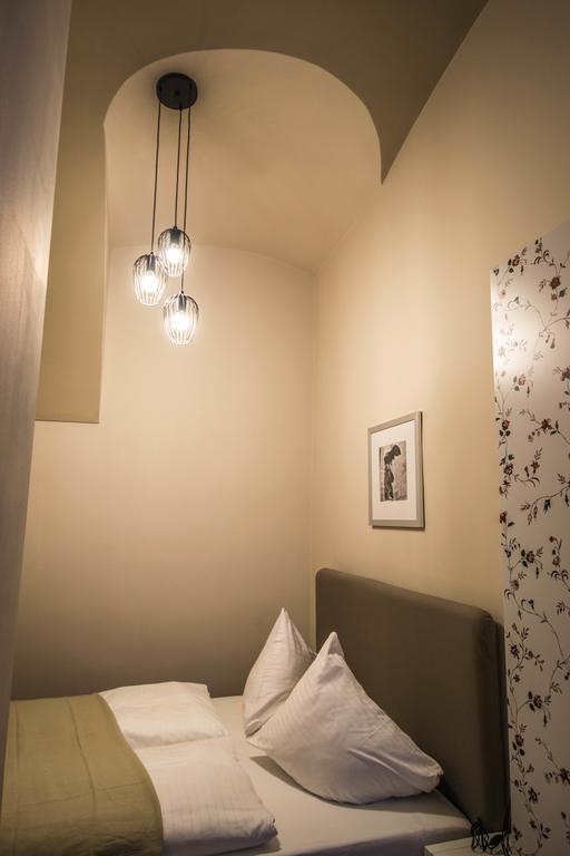 4Bdr Historical Spirit Apt By Ruterra Прага Екстериор снимка
